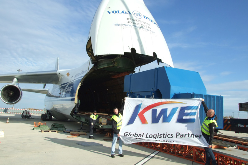 Le transitaire japonais Kintetsu World Express définit sa trajectoire sur le tarmac de Marignane